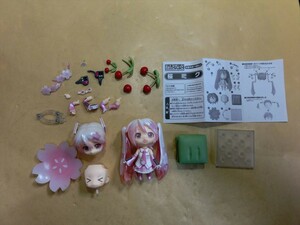 T【キ4-66】【60サイズ】▲ねんどろいど 274/初音ミク 桜ミク フィギュア/グッドスマイルカンパニー/※傷・汚れ有