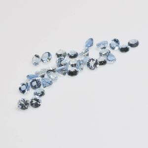 キレイ 濃いめのアクアマリン 2mmラウンドのロット 30ケで1.12ct