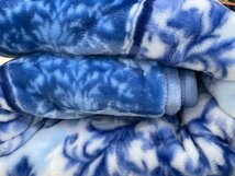 西川　超あったか　肉厚エリ付２枚合せ毛布　ボリュームがすごい　極細繊維　ブルー　２,５kg　体を包み込む　ウォッシャブル_画像2