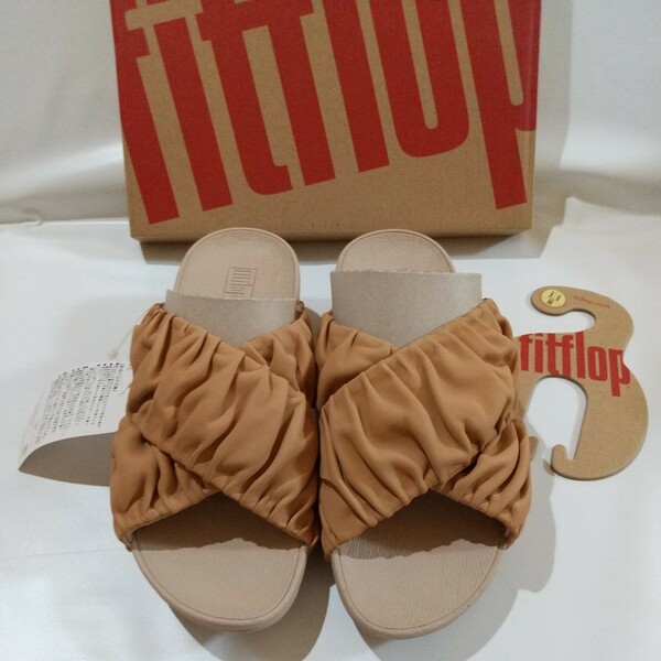 【024】◆新品◆22cm フィットフロップ fitflop RUFFLE SLIDE （Blush） サンダル レザー ブラッシュ ベージュ ピンク系