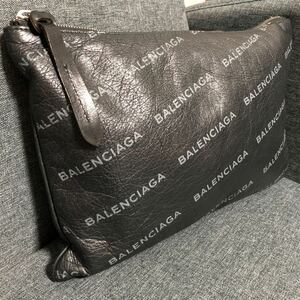 BALENCIAGA バレンシアガ　クラッチバック　セカンドバック　レザー　ロゴ総柄　黒　ブラック　1円スタート