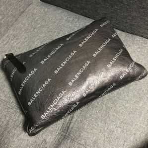 BALENCIAGA バレンシアガ クラッチバック セカンドバック レザー ロゴ総柄 黒 ブラック 1円スタートの画像2