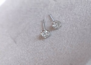 新品　ＰＴ８００　ダイヤモンド　ピアス　計０，３　AA