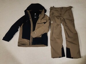 DESCENTE スキーウエア 上下セットMサイズ ジャケットDWUSJK51 パンツDWUSJD51