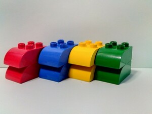 レゴデュプロ 2×3　カーブブロック 8個セット　赤、青、黄色、緑色　各2個　パーツ 特殊ブロック 