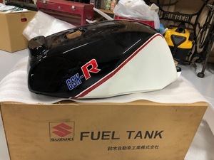 SUZUKI GSX-R400 GK71 タンク　30年前新品購入　未使用