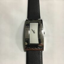 美品 電池交換済 DKNY メンズ 腕時計 クォーツ 2針 NY-4011 レザーベルト_画像2