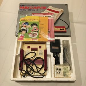 全ての付属品あり 任天堂 Nintendo ファミリーコンピュータ HVC-001 ファミコン 本体 電源ケーブル アンテナケーブル 説明書 箱付き