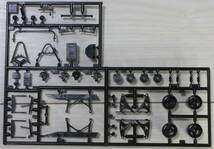 ジャンク ★ TAMIYA / タミヤ　1/20　Tyrrell P34 SIX WHEELER　D 部品（ フロントホイール / アップライト ）★ タイレル P34　No.20001_画像3