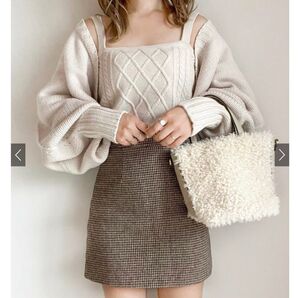 ボリュームスリーブカーディガンXケーブル編みキャミソールニットアンサンブル