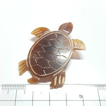 ブローチ 【B/337】　亀　カメ　タートル　天然素材　鼈甲　べっ甲　turtle brooch pin_画像4