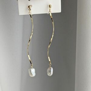 【No.221】アレルギー対応 ハンドメイド イヤリング ピアス フックピアス 淡水パール ゴールド ロング シンプル 一粒