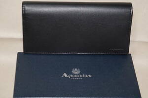 新品”Aquascutum カードたっぷり長札財布”