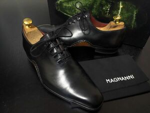 美品 マグナーニ 38 MAGNANNI オパンケ ホールカット ドレスシューズ 黒 箱付 8041