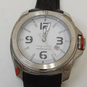 ○T21122025　TOMMY HILFIGER　メンズ　ビッグサイズ　クオーツ　カレンダー機能付　白色文字盤　腕時計　トミーヒルフィガー