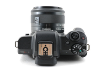 シャッター回数 12000回以下 動作品 キャノン Canon EOS Kiss M レンズ EF-M 15-45mm IS STM ミラーレス一眼カメラ 充電器付 管N8008_画像5