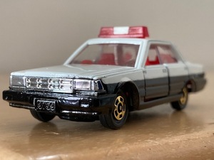 ＴＯＭＩＣＡ　トミカ　セドリック　Ｙ３０　パトロールカー