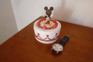 72nd Happy Birthday MICKEY!! ミッキーマウス　ウォッチ　腕時計☆ケーキ型入れ物付☆　