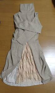新品合計２万６０００円　流行フロントスリットニットワンピース　ヒロミヨシダ　別ブランドスカート　　計２点