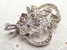 L624　ヴィンテージ デザイン ブローチ HOLLY WOOD 金属製 シルバーカラー ラインストーン Vintage brooch_画像2