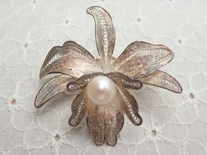 L734　ヴィンテージ シルバー ブローチ フィリグリー 線細工 パール飾り Silver Vintage brooch