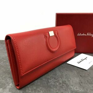 ☆送料無料☆ 未使用品 Salvatore Ferragamo 長財布 22-C827 レッド ガンチーニ 箱付き 26