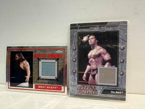 中古品 レリックカード WWE ザ・ロック ブレイ・ワイアット トレカ トレーディングカード ドウェインジョンソン プロレス ２枚セット