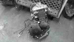 バンディット250V　GJ77A-102xxx　の　エンジン *1706575412　中古