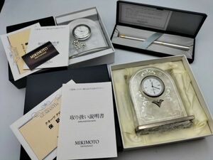 R79 1円～ 不動品 MIKIMOTO ミキモト 置き時計 置時計 シャープペンシル 時計 パール 真珠 シルバーカラー クォーツ 箱付き 2点セット