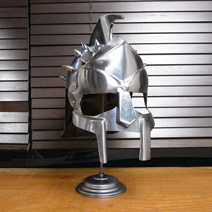 Gladiator ヘルメット 古代ローマ 剣闘士 西洋甲冑 スタンド付き 棘あり グラディエーター グラディアトル