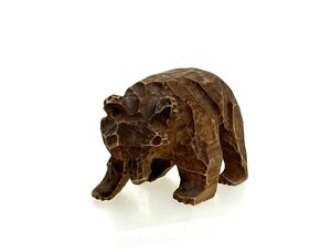 小さな木彫りの熊 クマ 彫刻 木工彫刻像 足裏に名前 詳細不明