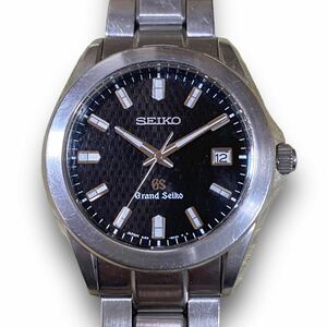 1円〜 売り切り SEIKO GS グランドセイコー 8J56-8020 デイト クォーツ 黒文字盤 メンズ腕時計 同梱不可 【L0448】