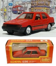 日本製 トミカ ダンディ 1/43 1983 トヨタ カローラ 4ドア E8 5代目 前期型 赤 036 送料無料_画像1