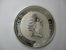 231211-003 オーストラリア 1995年 30ドル 大型銀貨 カワセミ 純銀 1キロ銀貨 ケース付_画像2