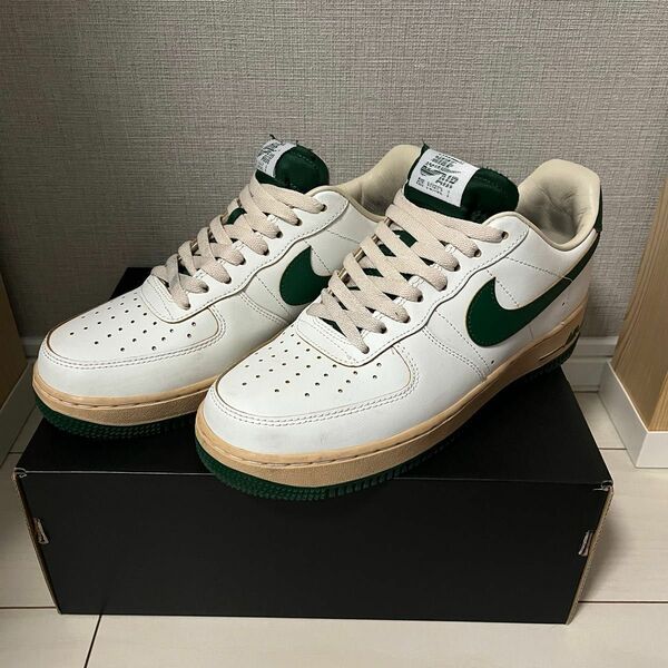 NIKE WMNS AIR FORCE 1 07 LV8 LOW グリーン　モスリン