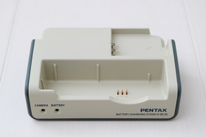 ＜ ペンタックス ＞ PENTAX USBクレードル BATTERY CHARGING STAND D-BC25