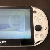 ●【MH-6161】中古品 SIE ソニー PSvita PCH-2000 ホワイト 本体のみ 初期化済み【レターパックプラス可】_画像3