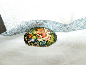Art hand Auction Made in Russia Unused Artist Signed Brooch Floral Black Hand Painted Vintage Flower, ladies accessories, brooch, wooden