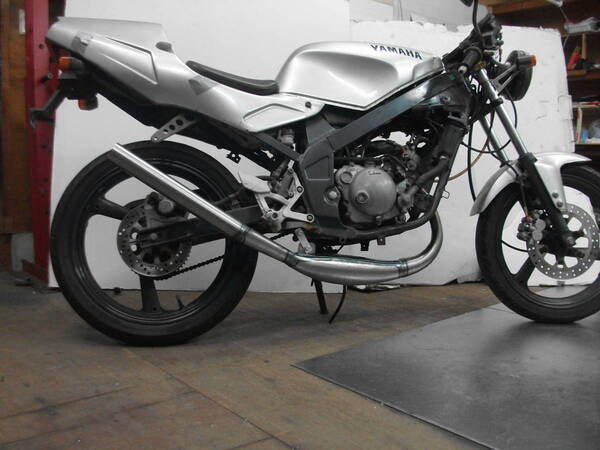 TZR50R-4EU専用チャンバー新品未使用ロングテールの出品です。