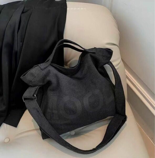 【キャンバスバッグ】トートバッグ　メッセンジャーバッグ　ショルダーバッグ　通学バッグ　大容量　男女兼用　ファスナー付き　色ブラック