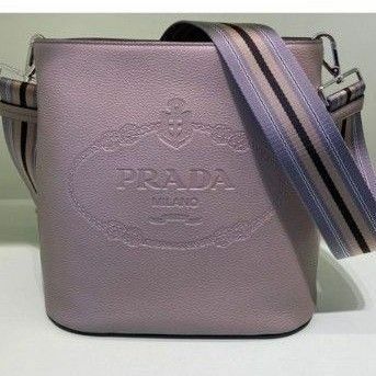 PRADA ショルダーバッグ　　　　【超美品】限界価格再々お値下げ