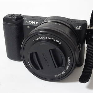 SONY ソニー α5100 ミラーレス一眼カメラ 通電確認済み【60サイズ/同梱不可/大阪発送】【2363915/299/mrrz】