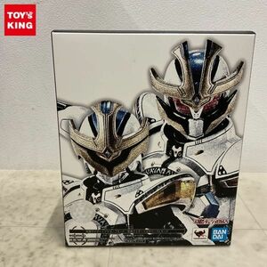 1円〜 未開封 S.H.Figuarts 真骨彫製法 仮面ライダーキバ 仮面ライダーイクサ セーブモード/仮面ライダーイクサ バーストモード