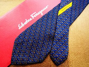 ★ Параллель ★ 4R00192 [Ferragamo] Ferragamo "Design Pattern"