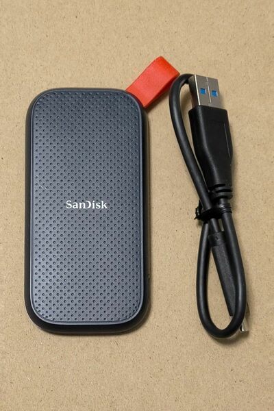 SanDisk SSD 外付け 2TB SDSSDE30-2T00 ポータブルSSD