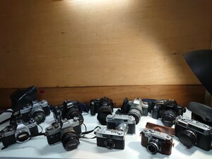 カメラ・色々まとめ売り・11台・一眼レフ・デジタルカメラ・フィルムカメラ・Canon・ミノルタ・LUMIX・ペンタックス・Taron・他