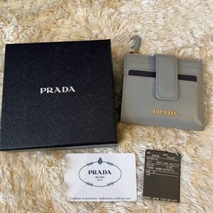 美品PRADA レザー 二つ折り財布 SAFFIANO MULTIC 水色財布　プラダ　サフィーノ　定価60000円