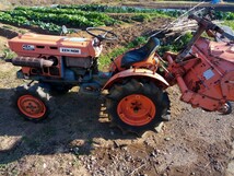 耕運機 クボタ トラクターZB7001 四輪駆動中古です。現在農作業で稼動　引き取り限定_画像1