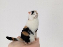 ＊obu＊ハンドメイド＊ 羊毛フェルト　三毛猫　猫　和猫　ねこ おすわり 手のひらサイズ_画像3