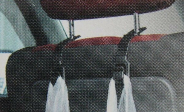 便利 ヘッドレスト付近に最適な柔軟フック２本組み　ホルダー　フック　車内のアイデア商品です。ショッピングバッグ